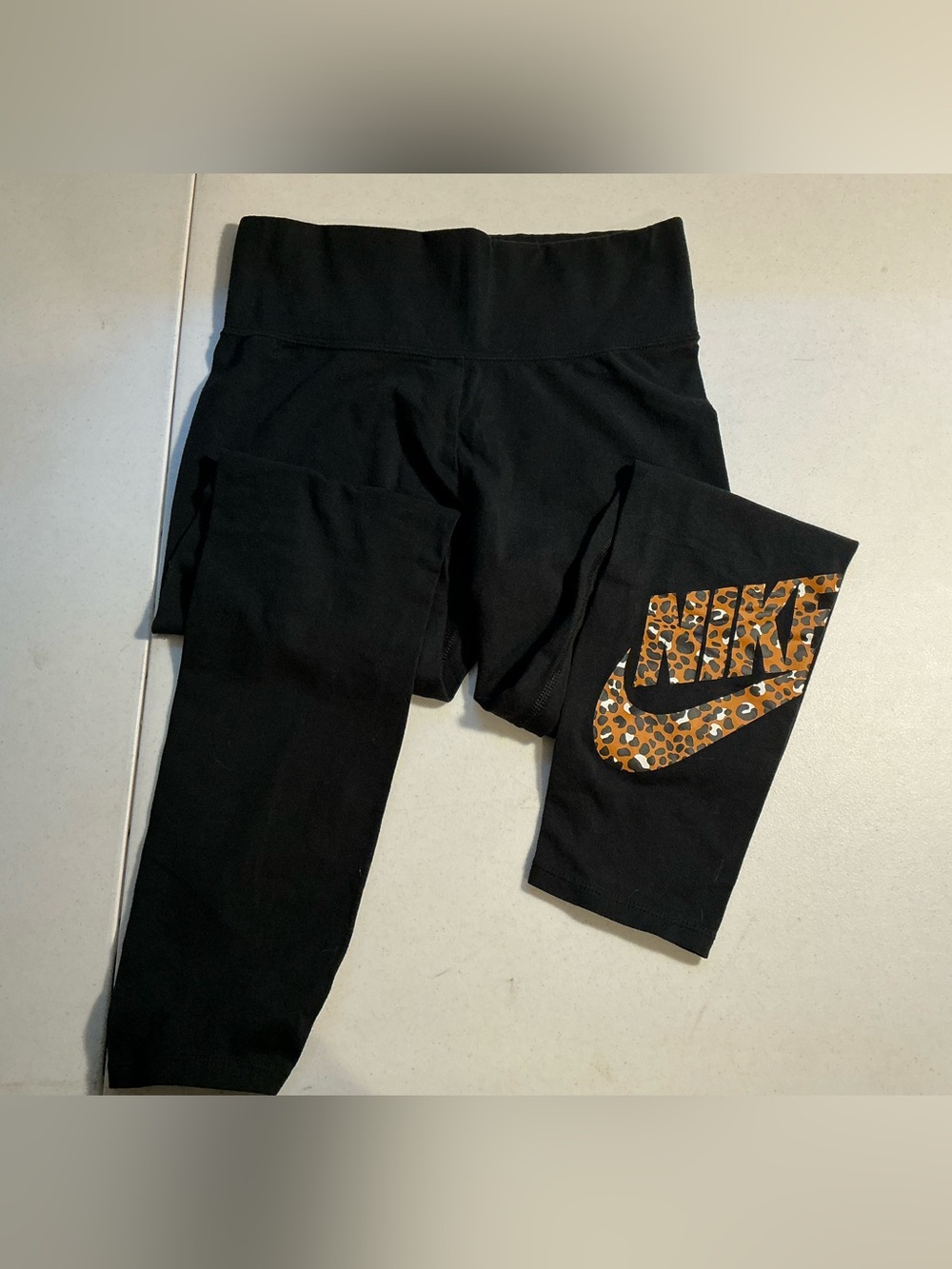Nike Women’s Black Leggings Leopard Cheetah Logo Size Small